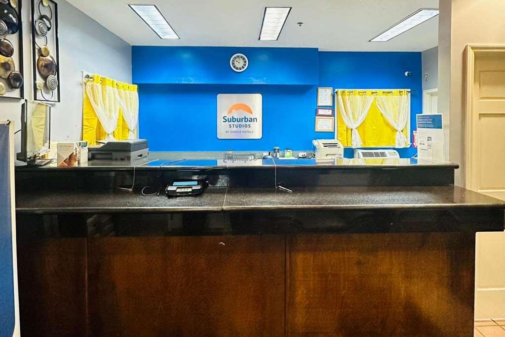 Suburban Studios Abercorn Savannah Interior photo